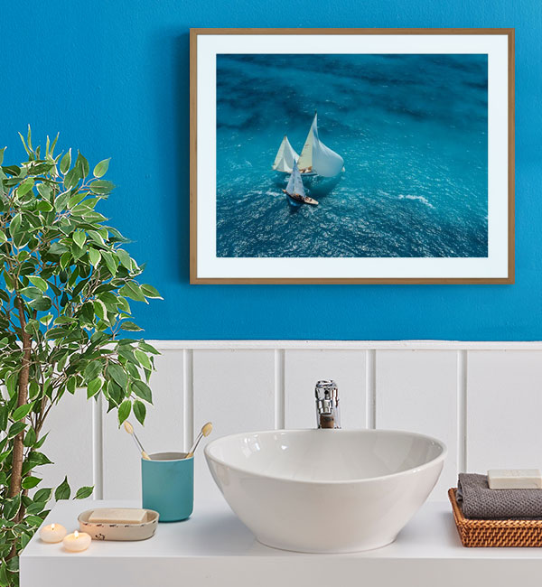 Maritime pictures for the bathroom