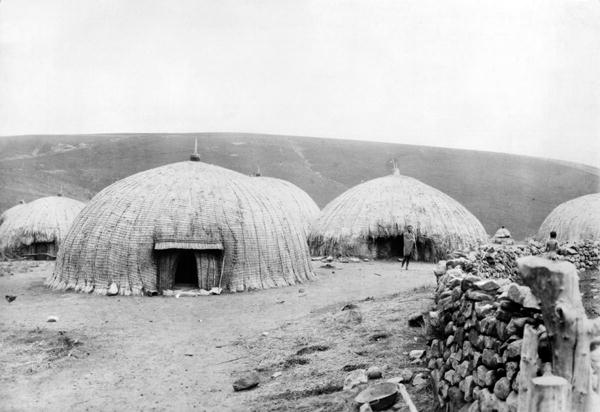 Kaffir Huts, South Africa, c.1914 (b/w photo)  from French Photographer