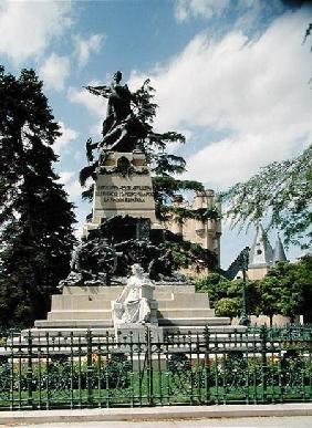 Alcazar Gardens monument to heroes of 1808