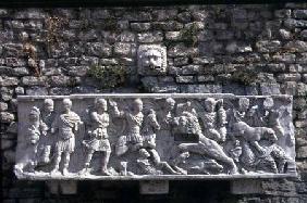 Sarcophagus depicting a hunting scene