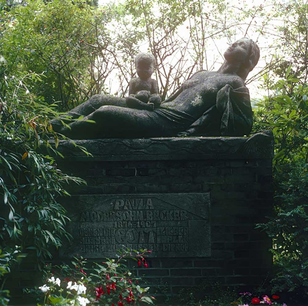 Grave of Paula Modersohn-Becker from Bernhard Hoetger