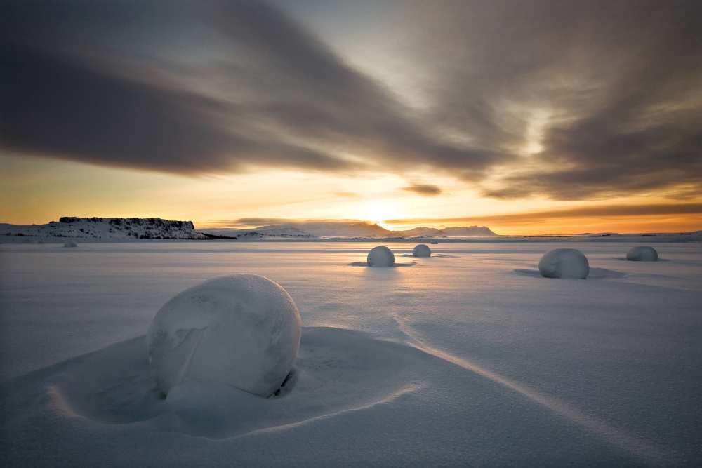 Snow bales from Bragi Ingibergsson