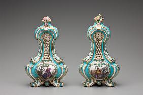 Pair of Triangular Pot-pourri Vases