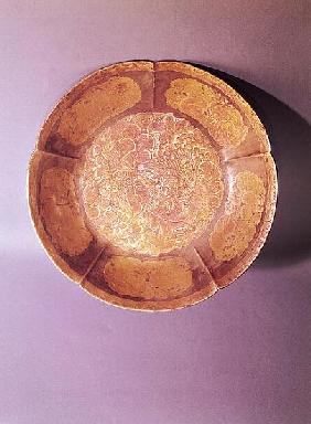 ; engraved dish, Tang dynasty (618-907) (gold & silver)