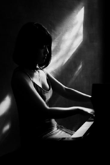 Female pianist