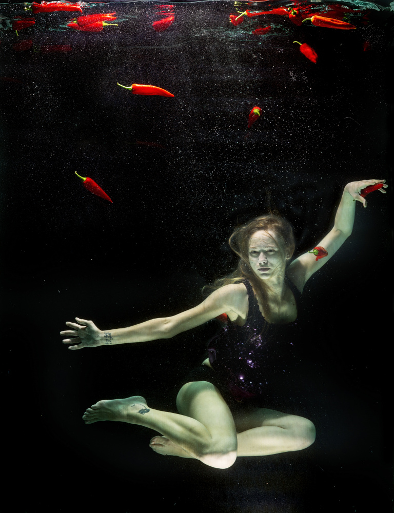 underwater artistic portrait shooting from engin akyurt