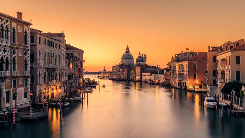 Dawn on Venice from Eric Zhang