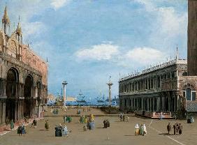 Der Markusplatz in Venedig gegen das Meer.