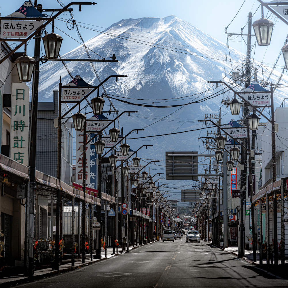Road leading to Mt.Fuji from まちゅばら/Hiroki Matsubara