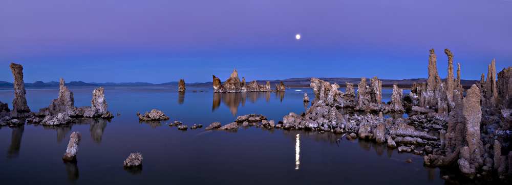 Mono Lake moon rise from Hua Zhu