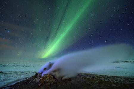 Northern light and hot spring