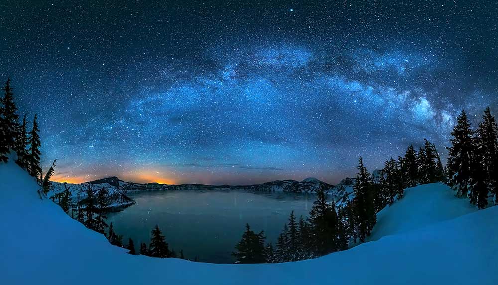 Starry night over the Crater Lake from Hua Zhu