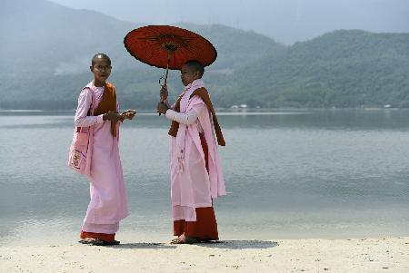 Burmese nuns on vacation