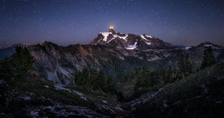 Blood Moon over Mt. Shuksan