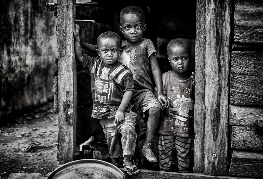 hree children about to leave their home - GhanaChildren in their home - Benin from Joxe Inazio Kuesta Garmendia