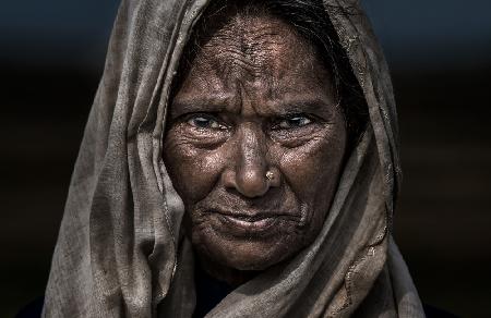 Rohingya refugee woman.