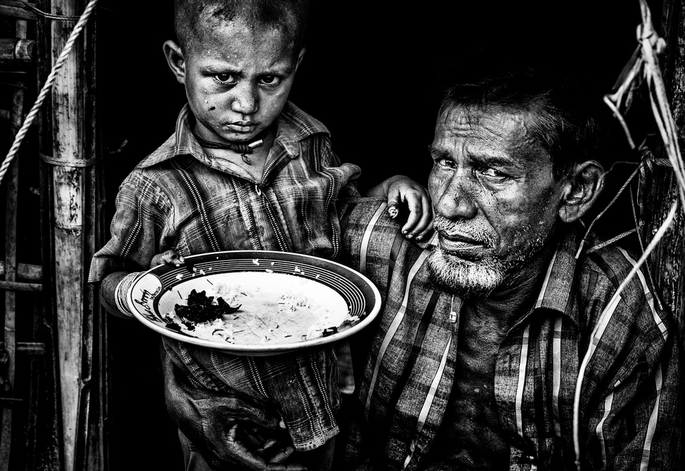 Rohingya refugee father and son - Bangladesh from Joxe Inazio Kuesta Garmendia