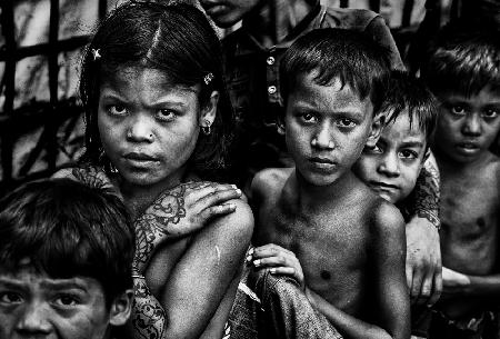 Rohingya children queuing to receive some sweets - Bangladesh