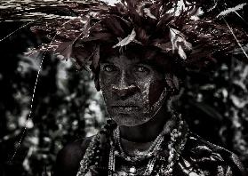 Woman in the sing-sing festival of Mt Hagen - Papua New Guinea