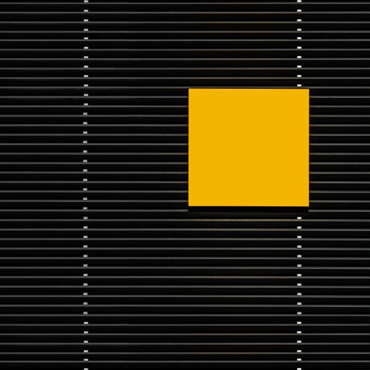Yellow square from Luc Vangindertael