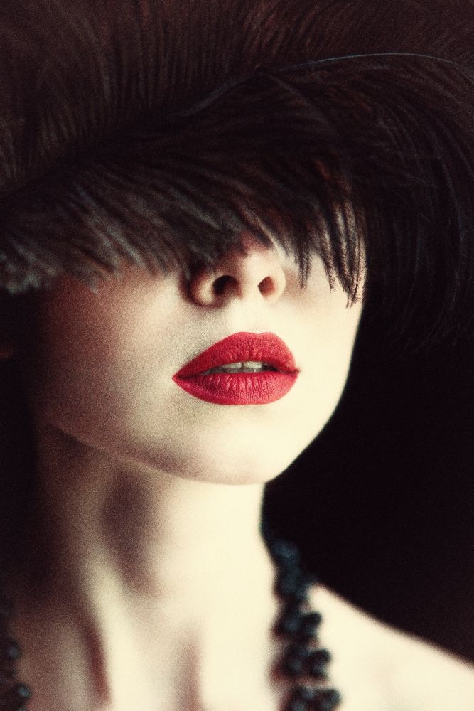 Lips and feather from Magdalena Russocka