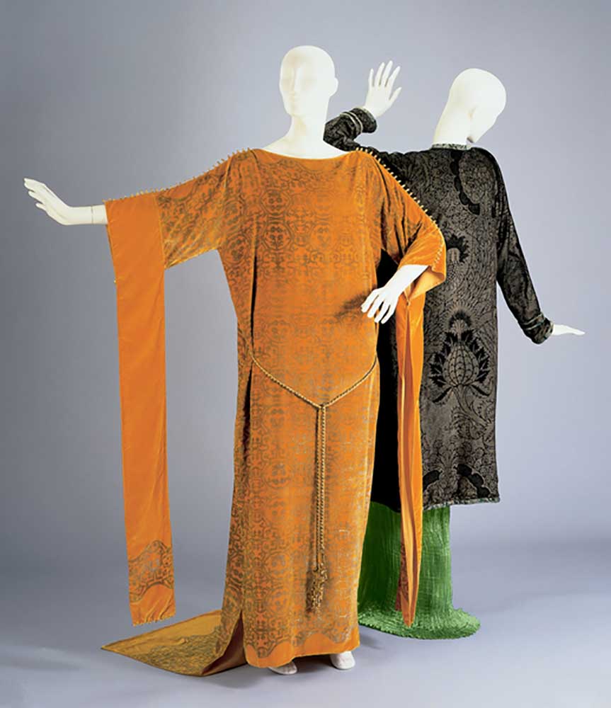 Evening coat and Dress with sash from Maria & Fortuny y Madrazo, Mariano Gallenga