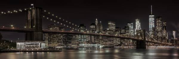 Manhattan Skyline & Brooklyn Bridge - Idyllic Nightscape | Panoramic from Melanie Viola