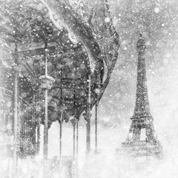 Typical Paris | fairytale-like winter magic at the Eiffel Tower from Melanie Viola
