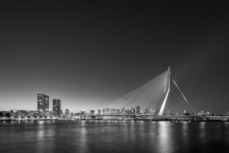 Rotterdam Skyline schwarzweiß