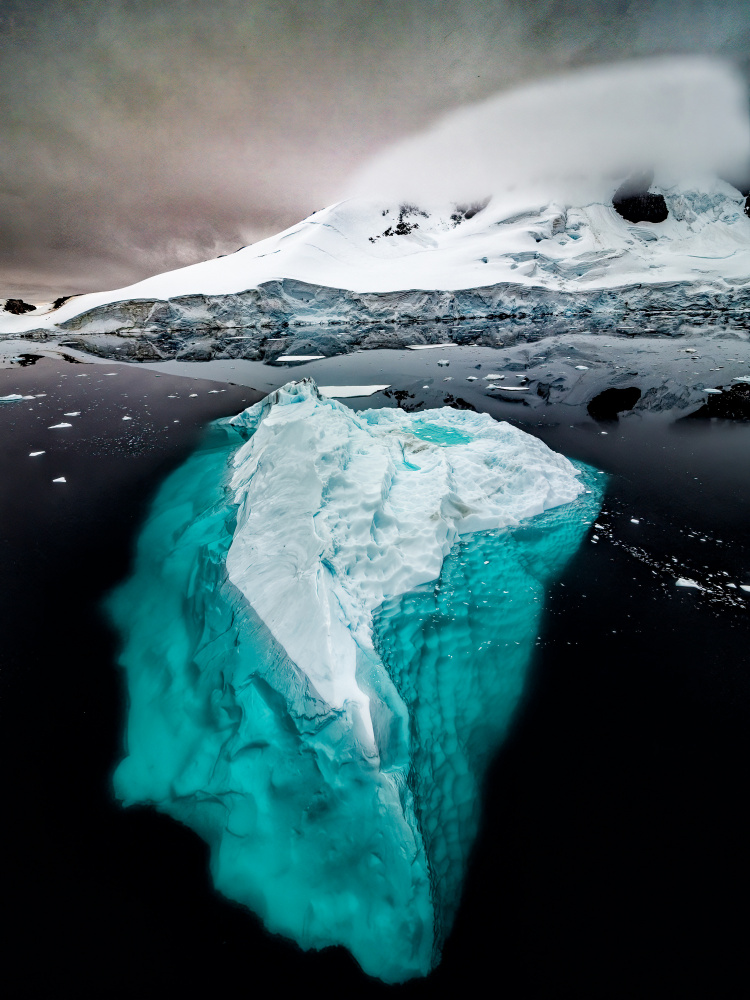 Moving iceberg from Michel Groleau