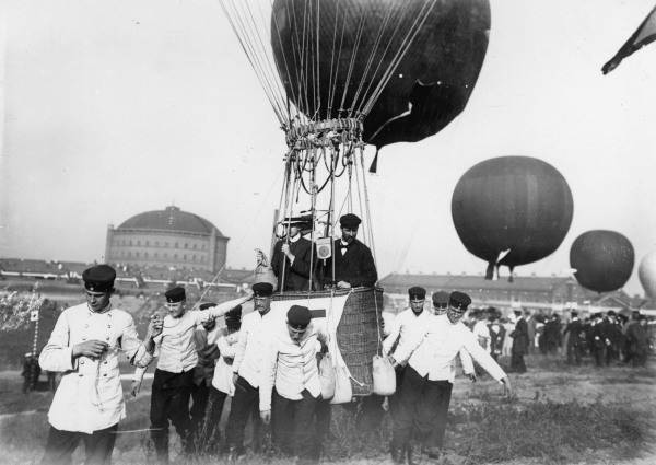 Balloon Race / Berlin / Photo / 1908 from 