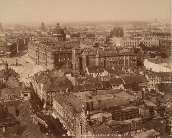 Berlin / Palace from Town Hall / Levy from 