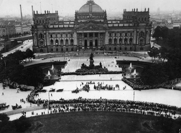The Reichstag from the Siegesaeule / 1912 from 