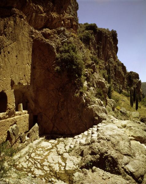 Delphi, Kastalische Quelle / Foto from 