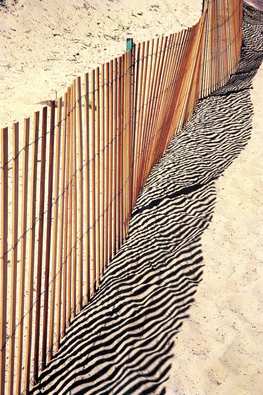 Fence reflection on sand (photo)  from 