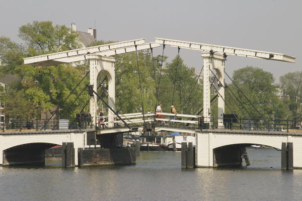 Skinny Bridge on Amstel River (photo)  from 