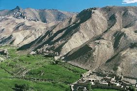 Typical Ladakhi settlement (photo) 