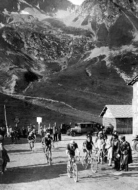 Tour de France 1929, 15th leg Grenoble/Evian on July 20 : here Antonin Magne ahead at the Lautaret p