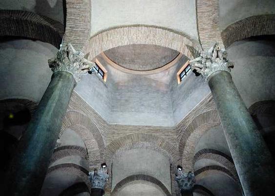 View of the vaulted dome (photo) from 