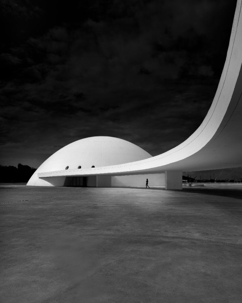 LIGHT CONTRASTS from Olavo Azevedo