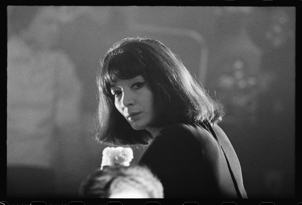 Juliette Greco in smokey nightclub from Orlando Suero