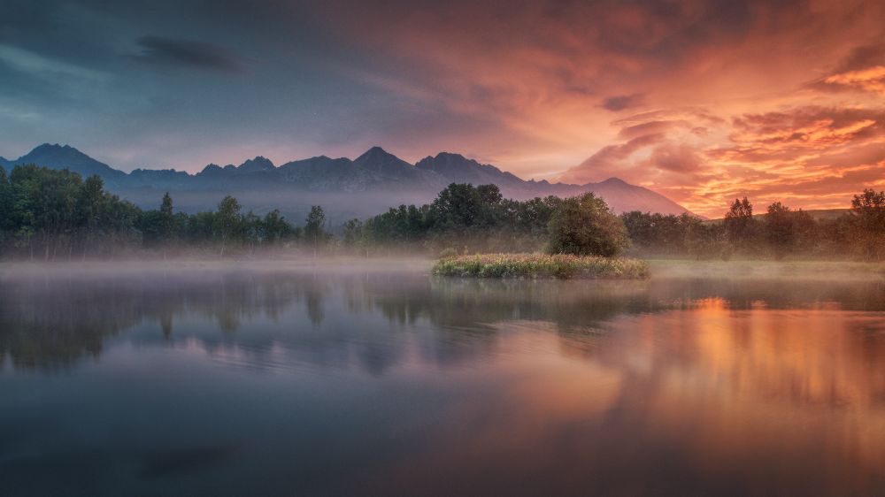 Daybreak by the lake from Peter Svoboda