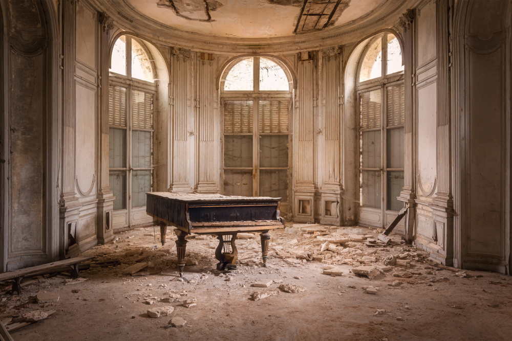 Piano in Decay from Roman Robroek