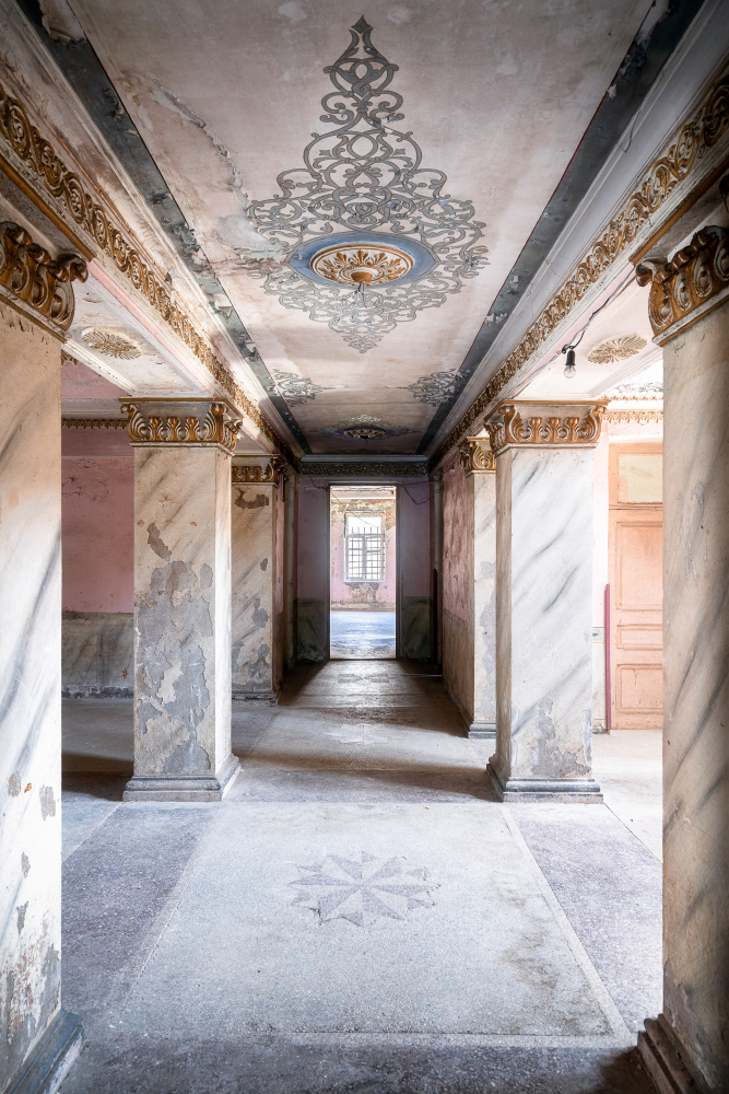 Pastel Hallway from Roman Robroek