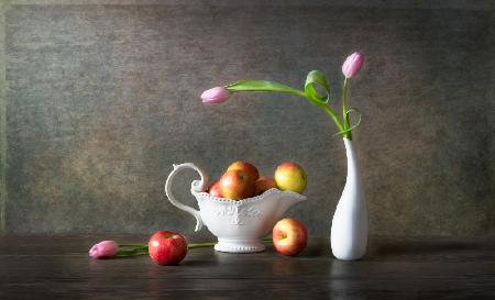 Apples and Tulips
