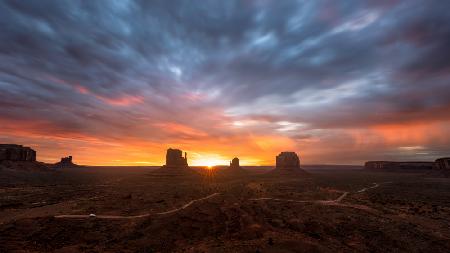 Dawns Majesty in Monument Valley