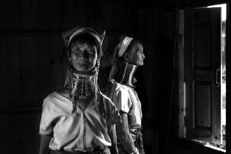 Elderly Padaung sisters