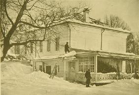 House of Leo Tolstoy in Yasnaya Polyana in Winter