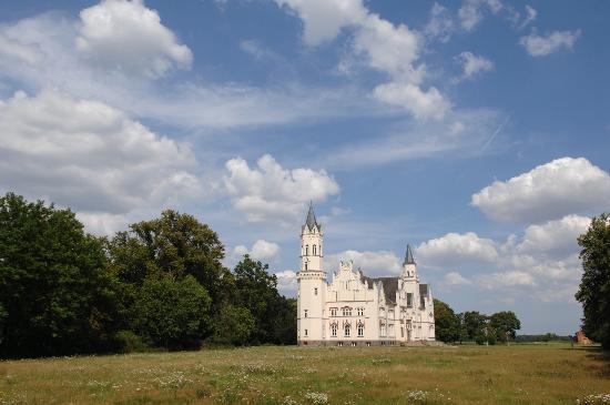 Schloss Kartlow steht zum Verkauf from Stefan Sauer