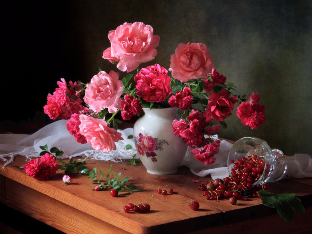 Still life with roses and berries from Tatyana Skorokhod (Татьяна